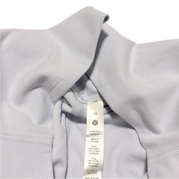 Lululemon NWT Align High Rise 4” - Picture 4 of 9